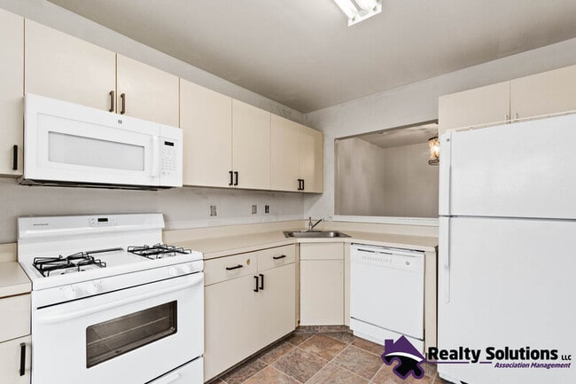 Photo - 454 Atlanta Court