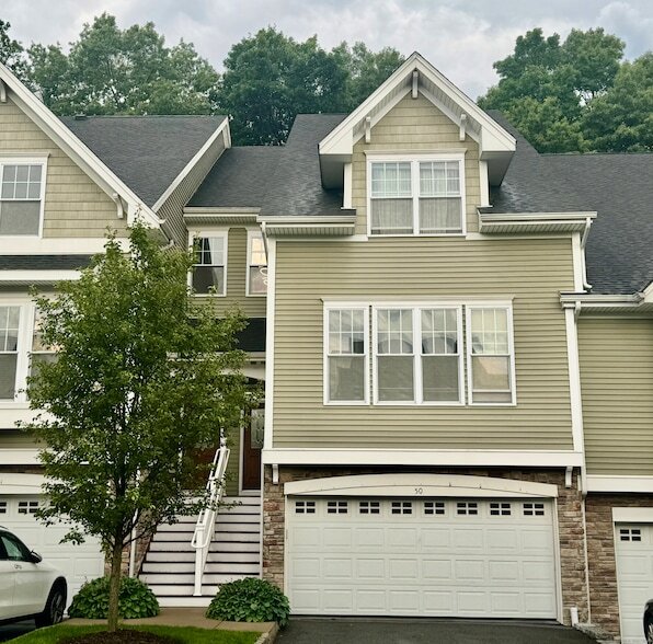 Photo - 50 Lawrence Ave Townhome
