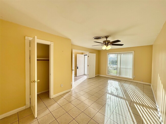 Photo - 8215 Lugary Dr