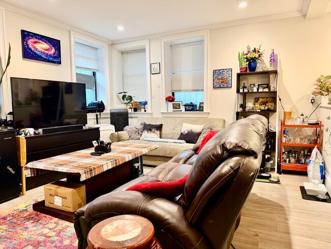 Building Photo - 31 Glenville Ave Unit 31