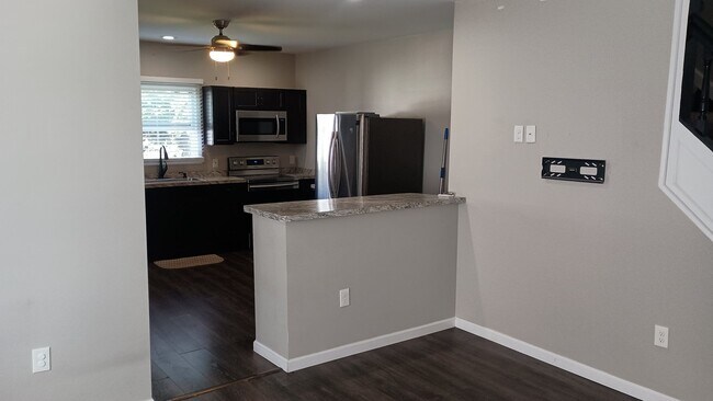 1005 Clark St Unit 1005 Clark St
