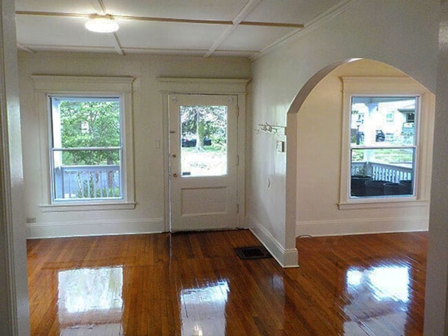Photo - 515 Allen St