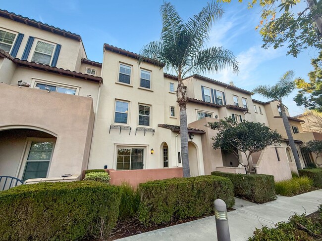 Stunning 3B/2.5BA Townhome in San Marcos w... - Stunning 3B/2.5BA Townhome in San Marcos w...