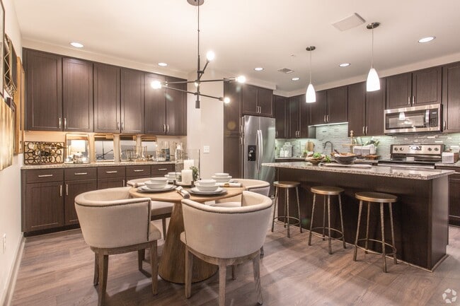 Building Photo - Luxury & Convenience in Houston! Unit MAMC