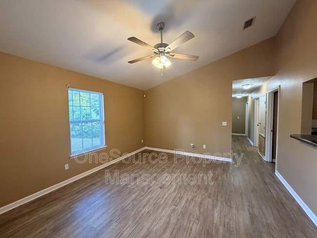Photo - 203 B W Roberts St