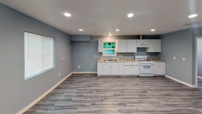 150 W Olive St