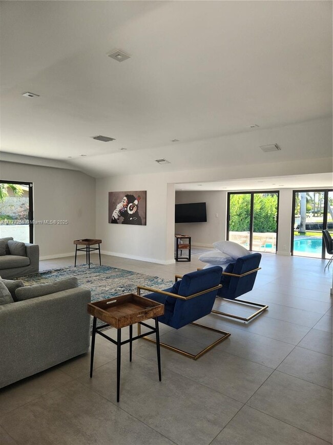 Photo - 536 Hibiscus Dr