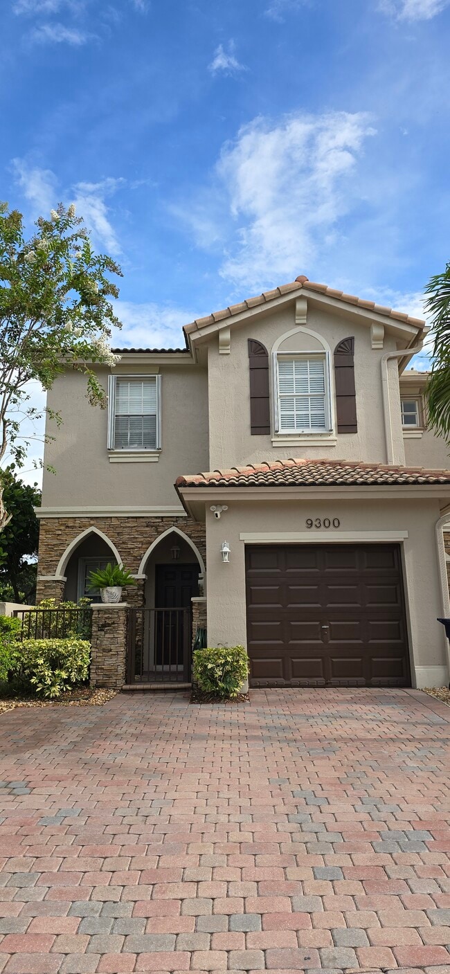 Building Photo - 9300 SW 222nd Way