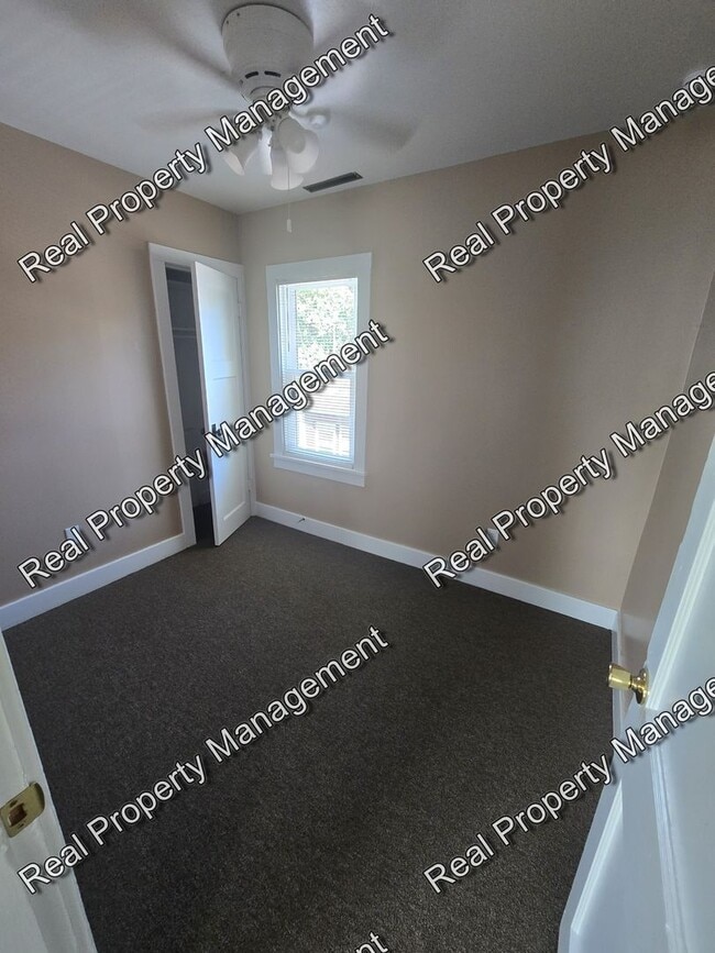 128 S Jackson St