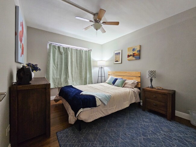 Photo - 1520 Glencoe St Unit 10