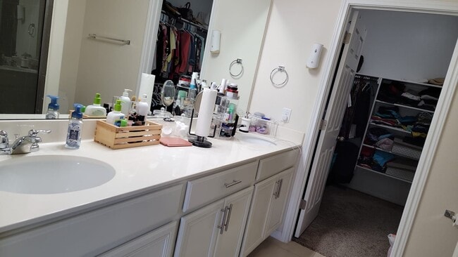 Photo - 2304 S Lakeline Blvd Unidad 461