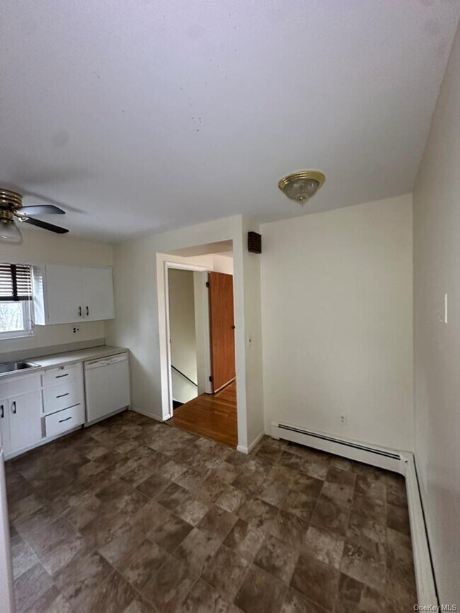 Photo - 29 Hendrick Ave Unit B (upper)