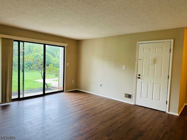 Photo - 122 Crabapple Ln Unit 122