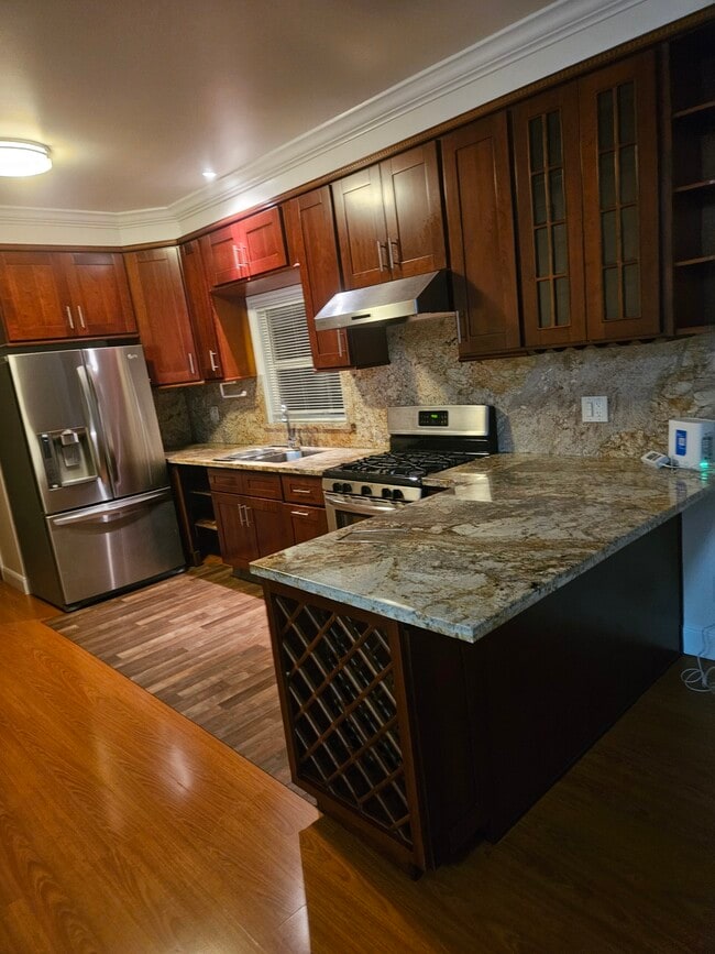 Photo - 1824 Irving Ave Unit 1824