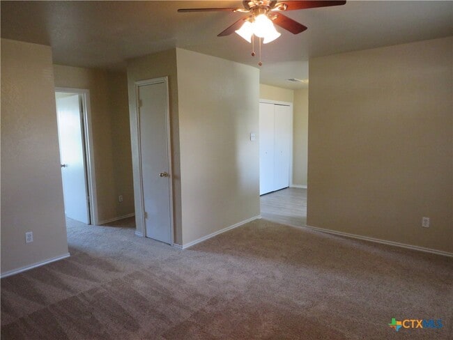 Building Photo - 1602 Benttree Dr Unit B Rental