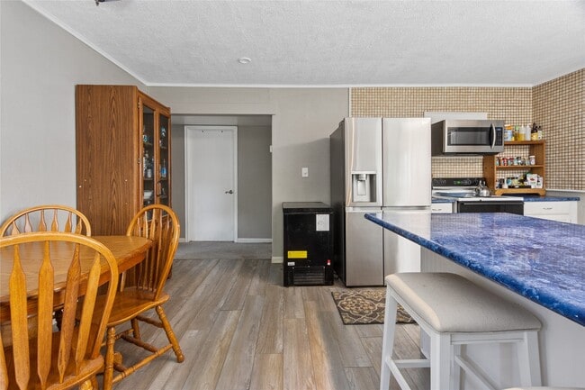 Building Photo - 4820 Palmetto St Unit True