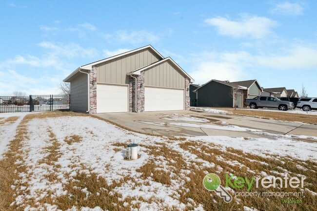 Photo - Newly Built 3 Bedroom Beauty: Lawn care and trash included!