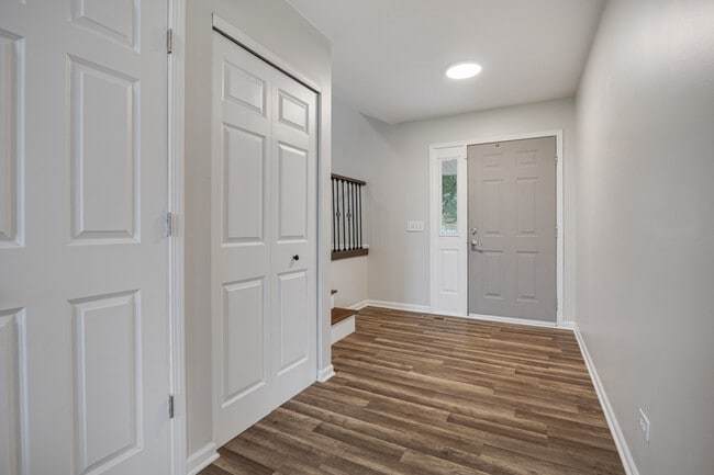 Photo - 615 Chester Ct E