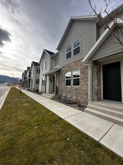 Building Photo - Mapleton 64