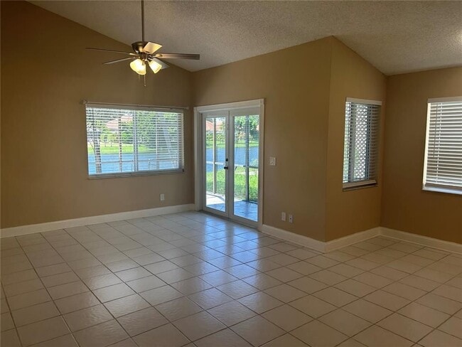 Photo - 2939 Myrtle Oak Cir