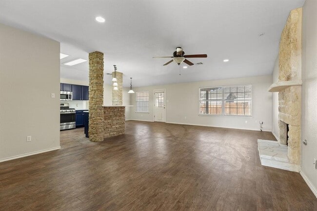 Photo - 3812 Eagles Nest St