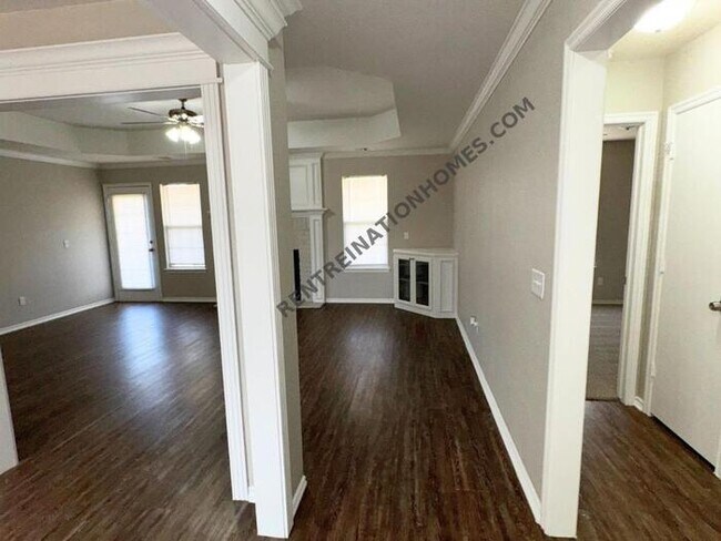 241 W Pines Way