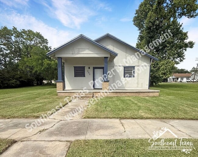 Building Photo - 908 Stilwell Blvd
