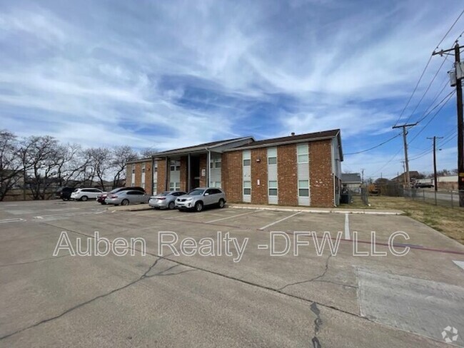 Building Photo - 319 SE 3rd St Unit 102 Rental