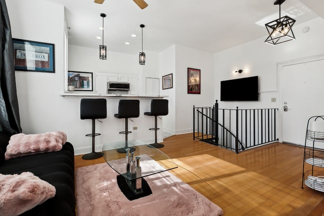 Photo - 330 Julia St Unidad PH3