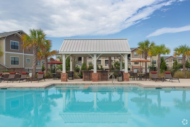 Photo - Gateway Crossing