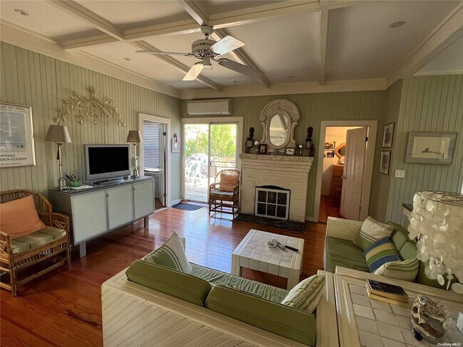 Photo - 731 Ocean Breeze Walk