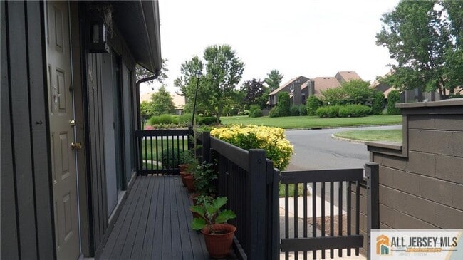 Photo - 162 Westgate Dr