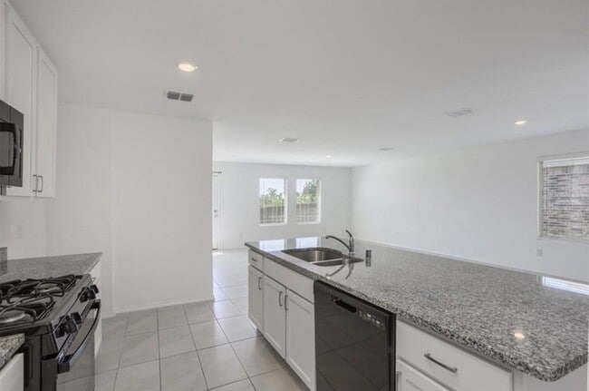 Photo - 1617 Vattier St