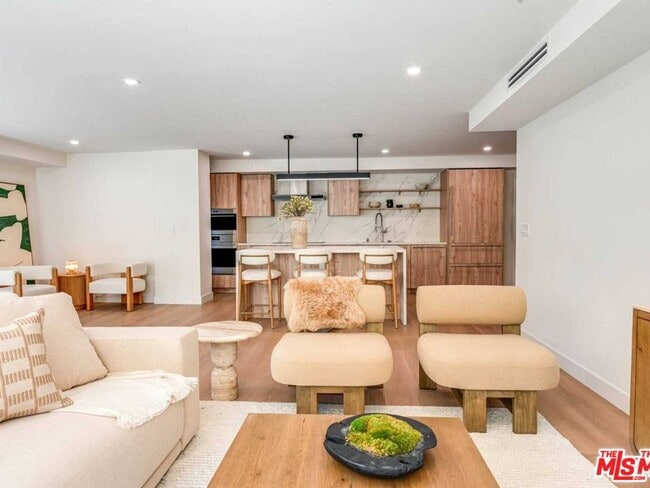 Photo - 350 N Palm Dr Unidad 401