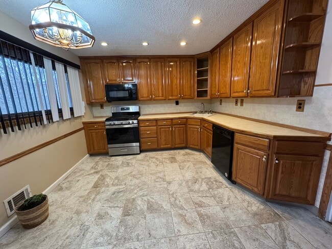 Photo - 713 E Brookside Ln