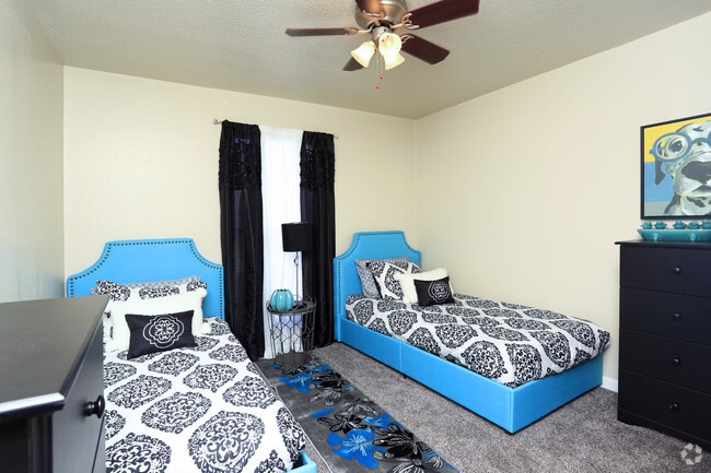 2BR1.5BA-935sft