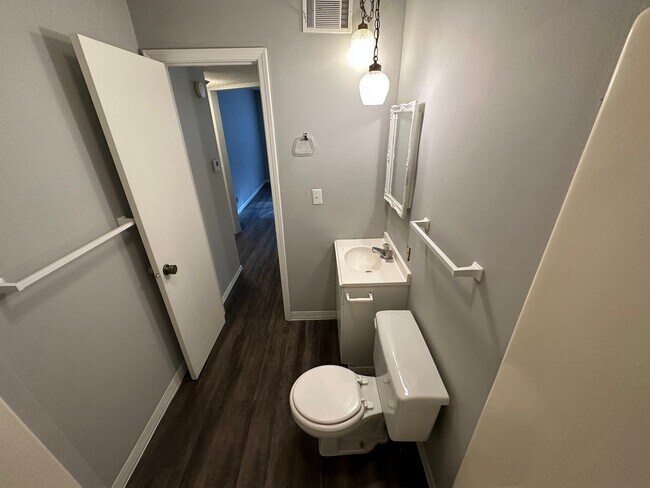 Photo - 2 bedoom 1 bath Unit N 1