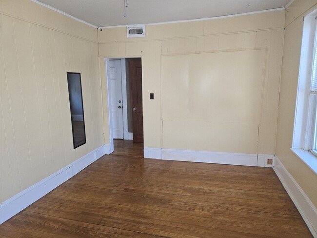 Photo - 2 Saxton St Apartment Unit 2