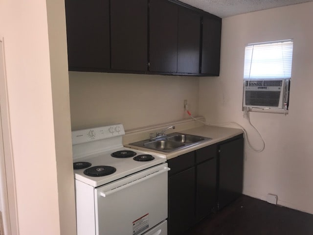 Photo - 707 Hall St