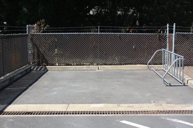 Photo - Ford Street Court