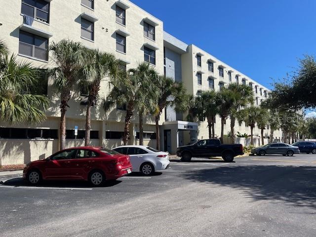 Building Photo - 701 S Madison Ave Unit 510