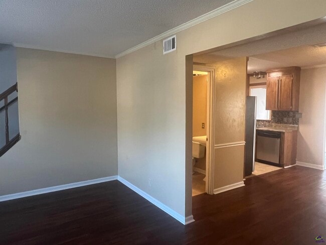 Photo - 117 N Springs Ct