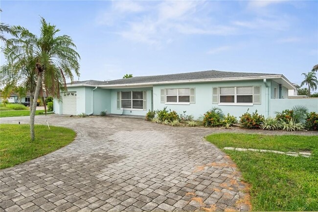 Building Photo - 10237 Tarpon Dr Rental