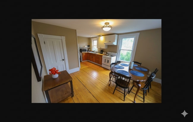 Eat-In Kitchen - 156-2 Barre St Unit Apt. 2