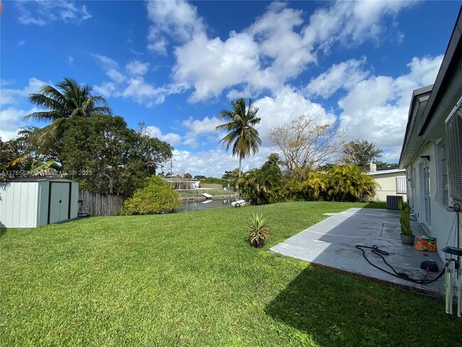 Building Photo - 11121 SW 46th St Rental
