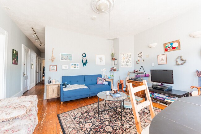 394 Centre St