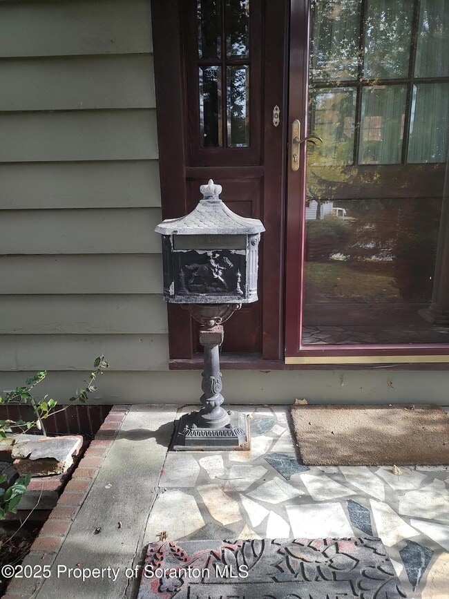 Photo - 215 Grove St
