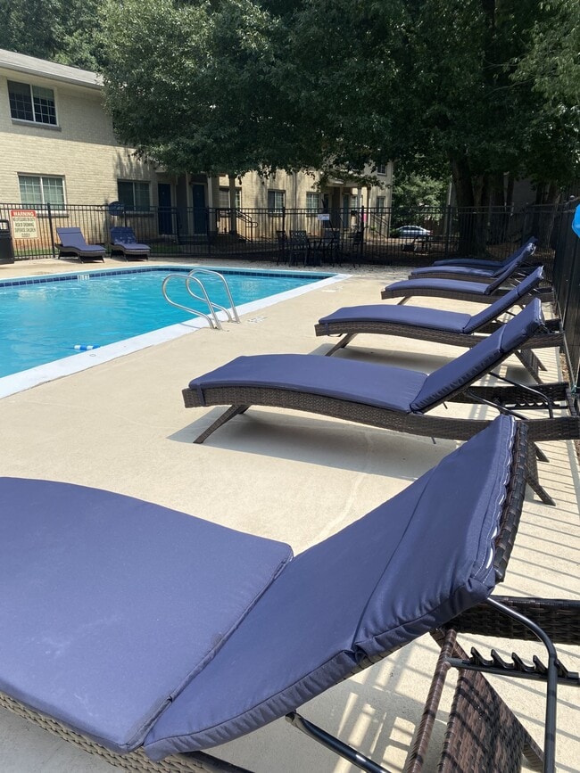 Pool - Jamestown Village