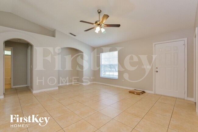 Photo - 569 N Apache Cir
