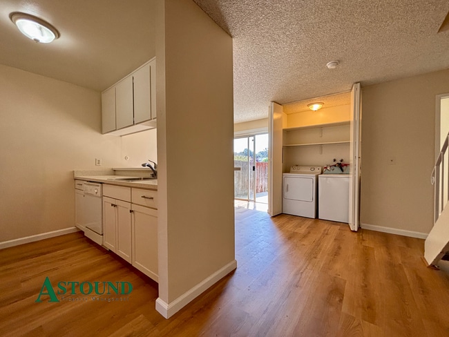 Photo - 1206 Marionola Way
